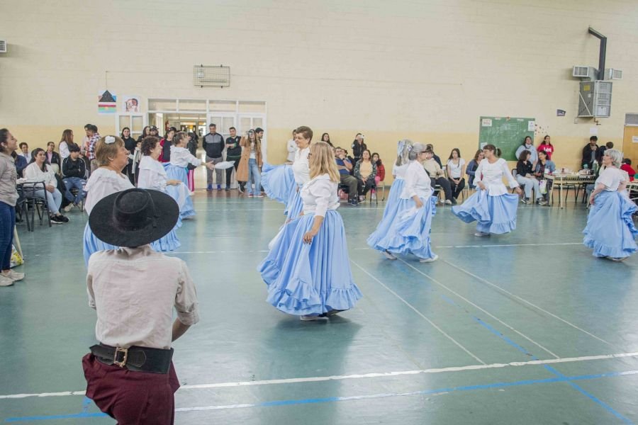 Adultos Mayores del Centro de Día “Recuerdos Compartidos” participaron de la Peña “Viento Sureño”