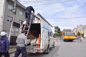 Personal de Telecomunicaciones realizó desmontaje de antena en desuso en Río Gallegos