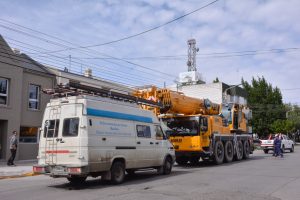 Personal de Telecomunicaciones realizó desmontaje de antena en desuso en Río Gallegos