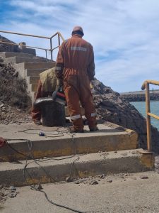 Comenzaron los trabajos preliminares en las bitas de amarre de la Terminal portuaria en Puerto Deseado