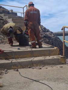 Comenzaron los trabajos preliminares en las bitas de amarre de la Terminal portuaria en Puerto Deseado