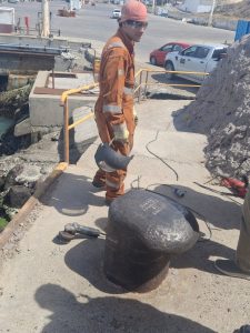 Comenzaron los trabajos preliminares en las bitas de amarre de la Terminal portuaria en Puerto Deseado