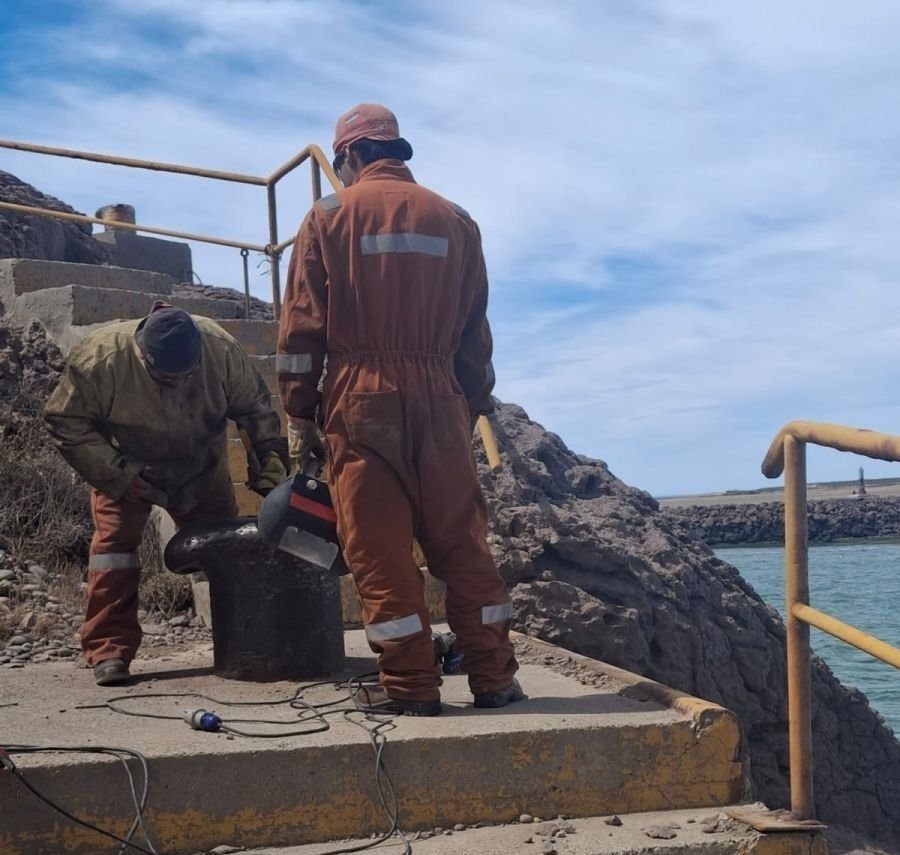 Comenzaron los trabajos preliminares en las bitas de amarre de la Terminal portuaria en Puerto Deseado