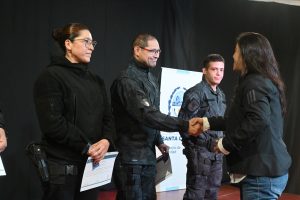 Personal de Seguridad finalizó curso de inglés y recibió su certificación