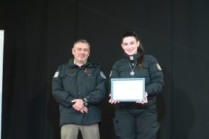 Personal de Seguridad finalizó curso de inglés y recibió su certificación
