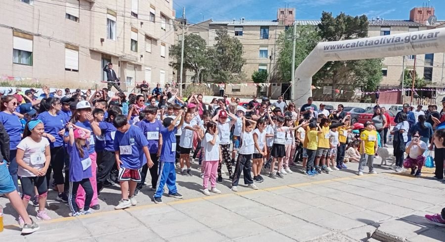 La Escuela Primaria N° 57 realizó la 2da Edición de "La Vuelta al Barrio"