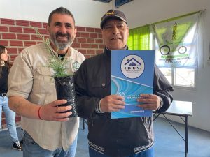 Se llevó adelante la entrega de árboles por el Aniversario de 28 de Noviembre