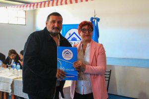 El Gobierno Provincial entregó títulos de propiedad a familias de 28 de Noviembre