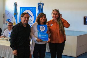 El Gobierno Provincial entregó títulos de propiedad a familias de 28 de Noviembre