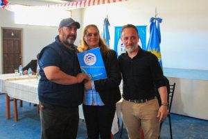 El Gobierno Provincial entregó títulos de propiedad a familias de 28 de Noviembre