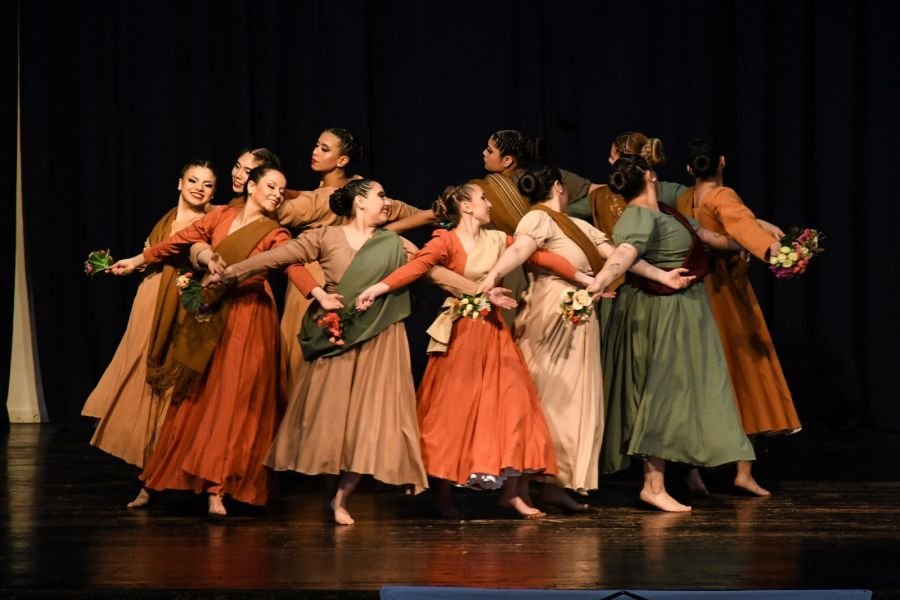 La Escuela Provincial de Danzas brilló con dos espectáculos en el Centro Polivalente de Arte