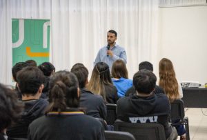 Estudiantes de la EIPE recibieron certificaciones de Prácticas Profesionalizantes en CGC
