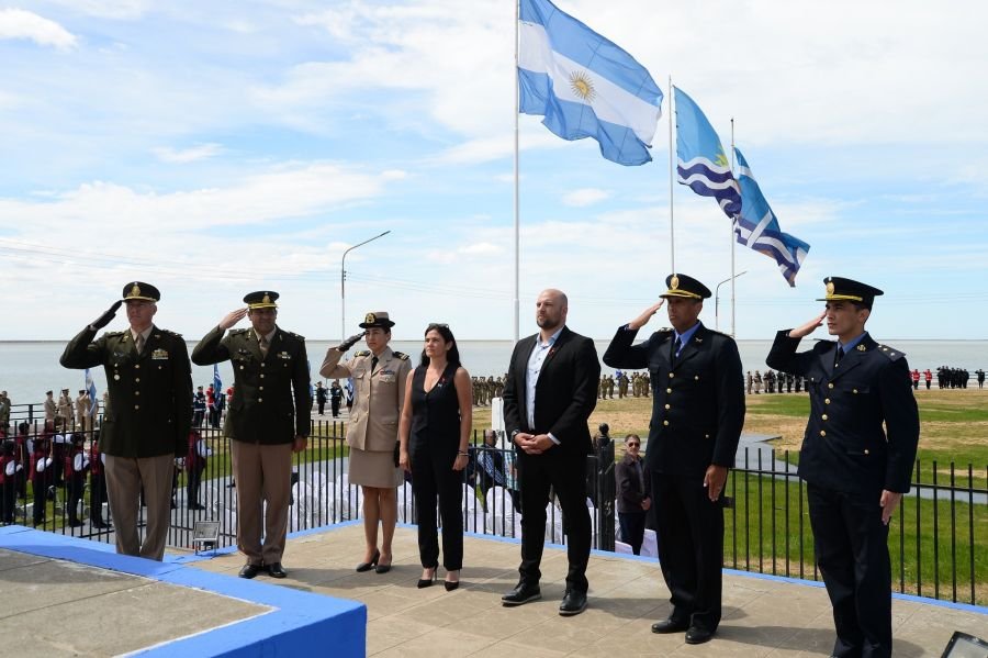 El Gobierno celebró el 147° Aniversario de Puerto Santa Cruz y anunció la construcción de viviendas
