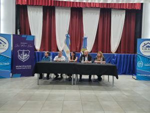 El Gobierno Provincial entregó títulos de propiedad a familias de Puerto Santa Cruz