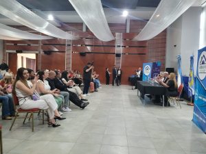 El Gobierno Provincial entregó títulos de propiedad a familias de Puerto Santa Cruz