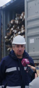 Arribó a Río Gallegos un cargamento de 650 postes para reforzar la red eléctrica provincial