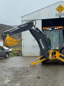 Más de 2.000 santacruceños ya se capacitaron en manejo de maquinaria pesada