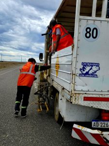 Vialidad Provincial realiza demarcación horizontal sobre la Ruta Provincial N°53