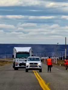 Vialidad Provincial realiza demarcación horizontal sobre la Ruta Provincial N°53