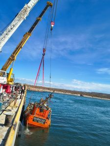 UnEPoSC acompañó el salvamento de los buques hundidos en Caleta Paula