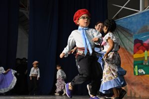 La Escuela Provincial de Danzas celebró su muestra de Folklore y Tango