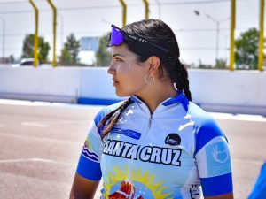 Jornada inolvidable para Santa Cruz: oro en atletismo y destacada actuación en natación