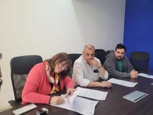 El IDUV firmó el inicio de obras de viviendas en cuatro localidades de Santa Cruz