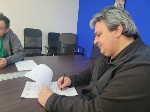 El IDUV firmó el inicio de obras de viviendas en cuatro localidades de Santa Cruz