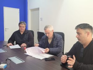 El IDUV firmó el inicio de obras de viviendas en cuatro localidades de Santa Cruz