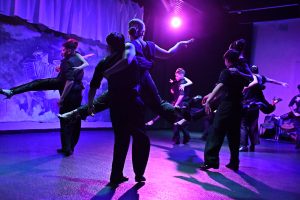 La Escuela Provincial de Danzas cerró el año con la muestra “Tango al Sur”