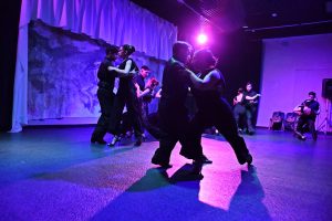 La Escuela Provincial de Danzas cerró el año con la muestra “Tango al Sur”