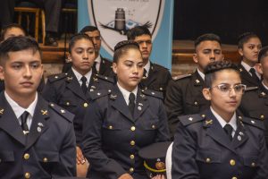 Egresó la nueva promoción de Oficiales Ayudantes y Subadjutores de la Policía de Santa Cruz