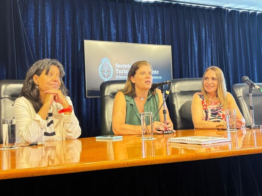 Santa Cruz acompañó en Buenos Aires el reconocimiento internacional al Monte Fitz Roy