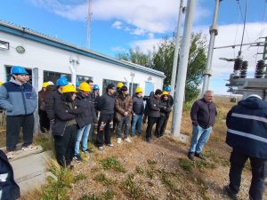 Estudiantes de ingeniería realizaron un recorrido técnico por la central Río Chico