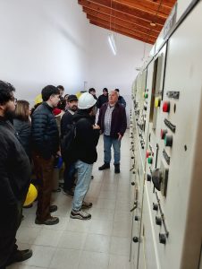 Estudiantes de ingeniería realizaron un recorrido técnico por la central Río Chico