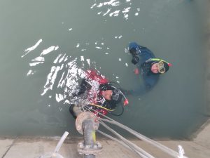 El operativo del GERS finalizó con éxito el reflote de bomba de agua en El Calafate