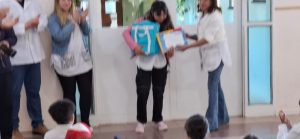 Niña de Lago Posadas fue premiada como la más lectora de Desafío Leer