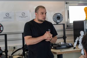 Entregaron material didáctico adaptado a la Asociación Ángeles Especiales