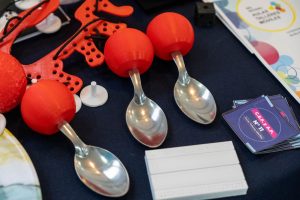 Entregaron material didáctico adaptado a la Asociación Ángeles Especiales