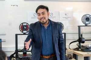 Entregaron material didáctico adaptado a la Asociación Ángeles Especiales