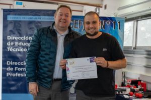 Entregaron material didáctico adaptado a la Asociación Ángeles Especiales