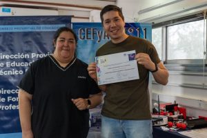 Entregaron material didáctico adaptado a la Asociación Ángeles Especiales