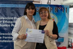 Entregaron material didáctico adaptado a la Asociación Ángeles Especiales