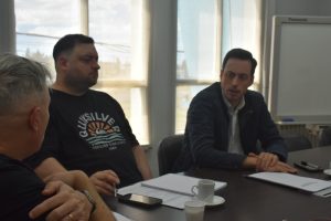 Salud realizó una reunión de trabajo con el director del Hospital de Caleta Olivia