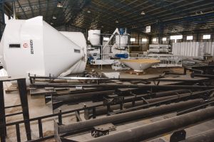 El polo industrial Santa Cruz Puede inicia la fabricación de aberturas con mano de obra local