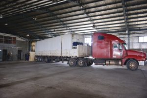 El polo industrial Santa Cruz Puede inicia la fabricación de aberturas con mano de obra local