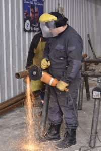 El polo industrial Santa Cruz Puede inicia la fabricación de aberturas con mano de obra local