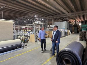 Vidal entregó la segunda cancha de césped sintético, esta vez al Club Estrella Norte de Caleta Olivia