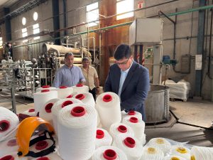 Vidal entregó la segunda cancha de césped sintético, esta vez al Club Estrella Norte de Caleta Olivia