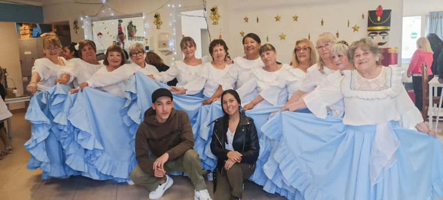 Con una muestra abierta, el Centro “Recuerdos Compartidos” realizó el cierre anual de sus talleres